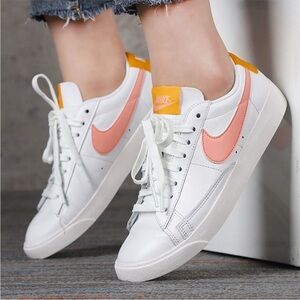 Nike Blazer Low Top Summit White Pink and Orange Sneakers size 11 NWOB